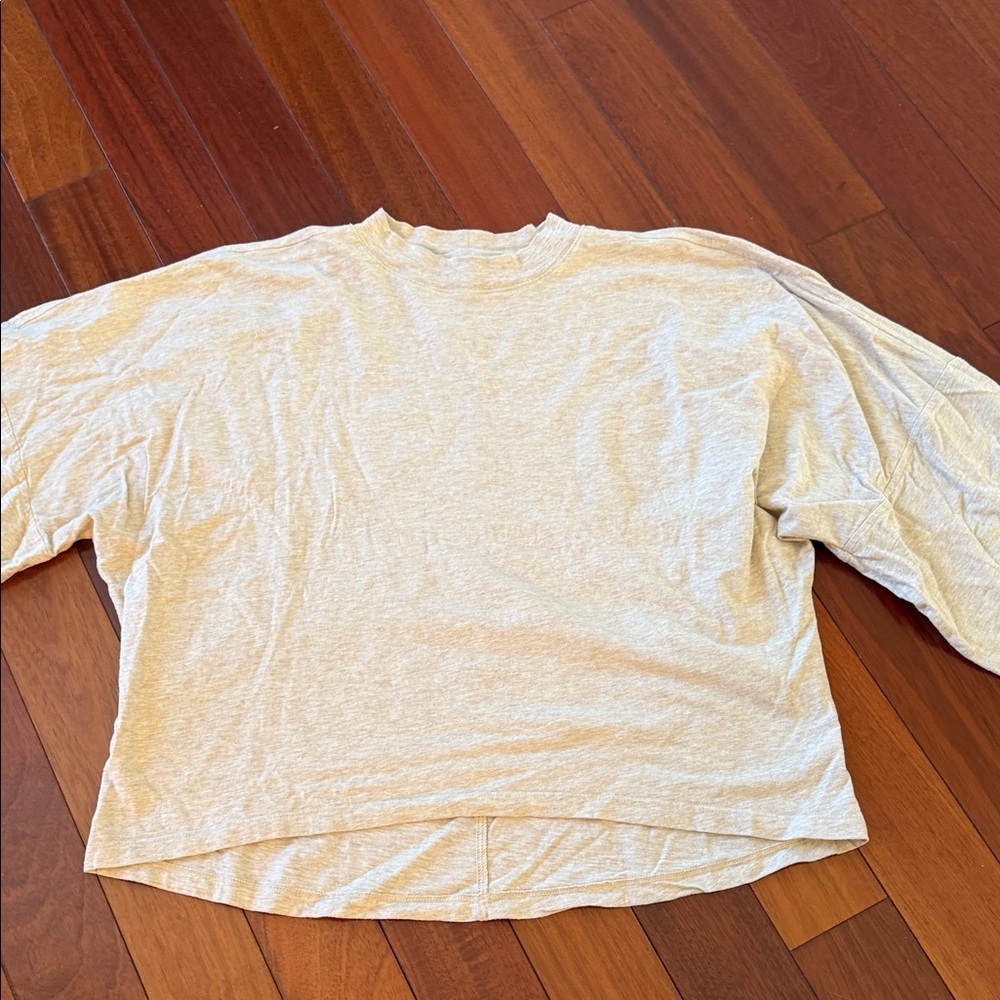 Aerie Casual Cream Women's T-Shirt - Picture 6 of 12